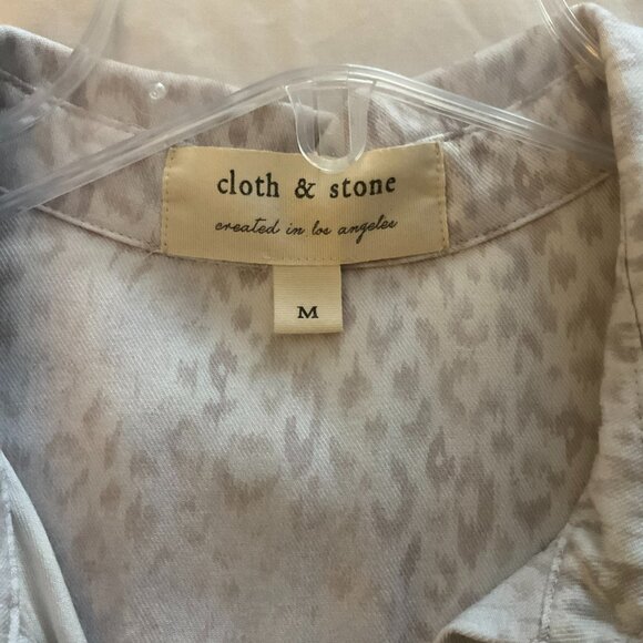 Jungle prints bundle 2 blouses!! - Picture 5 of 7